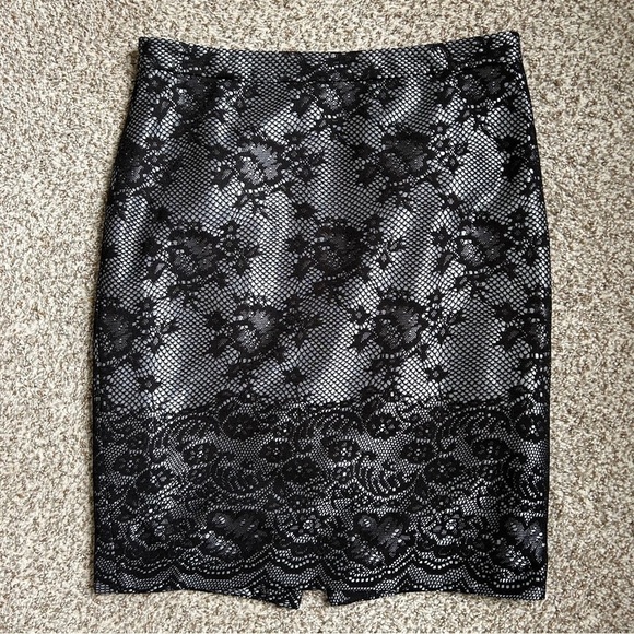 The Limited Dresses & Skirts - 🦋The Limited Black Silver Lace A-Line Mini Pencil Skirt Size 8 Formal Party NYE